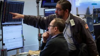 午盘：美股走低科技股领跌 纳指下跌380点