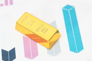 如何了解时纸黄金的交易特点？这种交易的优势有哪些？