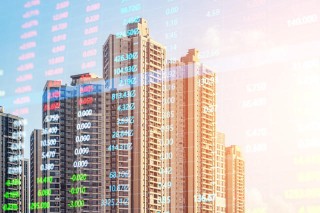 如何提高房地产项目的利润率并实现可持续发展？这种提高利润率的方法有哪些挑战和机遇？