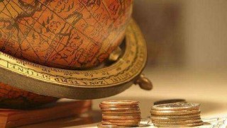 外盘头条：特朗普寻求对年收入250万美元或以上的富人增税 比特币重新站上10万美元 苹果正在开发专用芯片