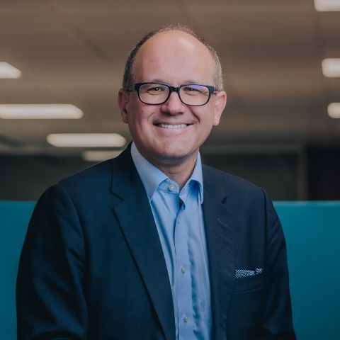 美国拟对进口汽车加征25%关税引不满，英媒：汽车行业已将“特朗普从圣诞贺卡名单中除名”  第1张