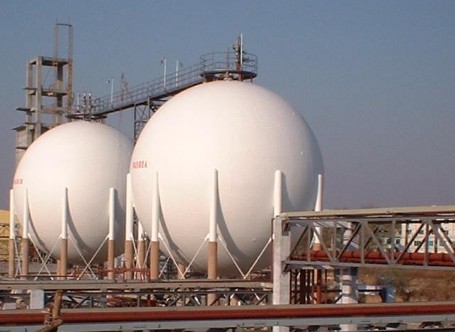 如何看待石油价格与黄金的关系？这种关系对能源和贵金属市场有何影响？  第1张