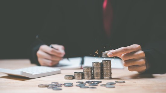 前海联合财险变局时刻:钜盛华所持20%股权将七折拍卖,总经理李功霓履职一年后辞任 第1张 前海联合财险变局时刻:钜盛华所持20%股权将七折拍卖,总经理李功霓履职一年后辞任 第1张