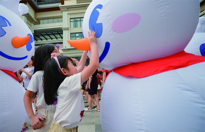 胖东来、蜜雪冰城、泡泡玛特背后 新消费的“河南现象”  第1张