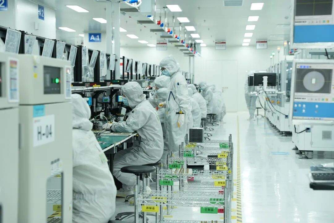 利好！000988，AI高速光模块订单排到四季度  第1张