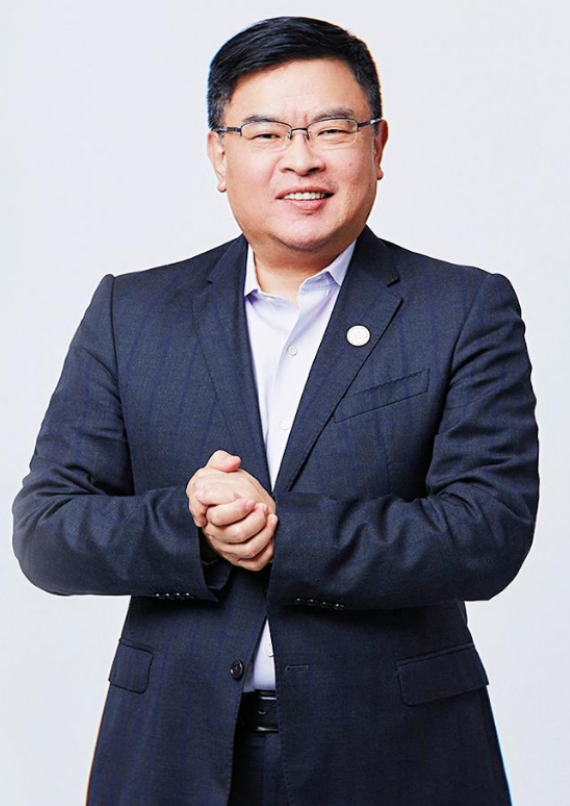 梅向荣自首,其妹梅亚萍“代理人”现身接待点,传达两套偿付方案!实探上海办公地:大批员工也深陷投资泥潭 第1张 梅向荣自首,其妹梅亚萍“代理人”现身接待点,传达两套偿付方案!实探上海办公地:大批员工也深陷投资泥潭 第1张