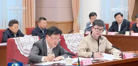 总理召开座谈会,8人发言,包括一位“90后” 第5张 总理召开座谈会,8人发言,包括一位“90后” 第5张